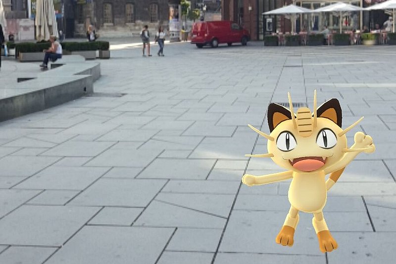 Mauzi in Pokémon Go vor dem Wiener Stephansdom.