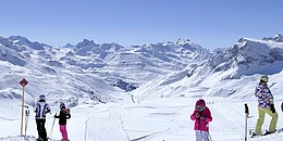 Schneeberg mit SKifahrern