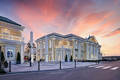 Sonnenuntergang über dem Designer Outlet Parndorf