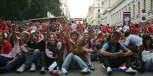 Das Public Viewing - die Liveübertragung auf Großleinwänden - erfreute sich schon bei der EM 2008 größter Beliebtheit. 