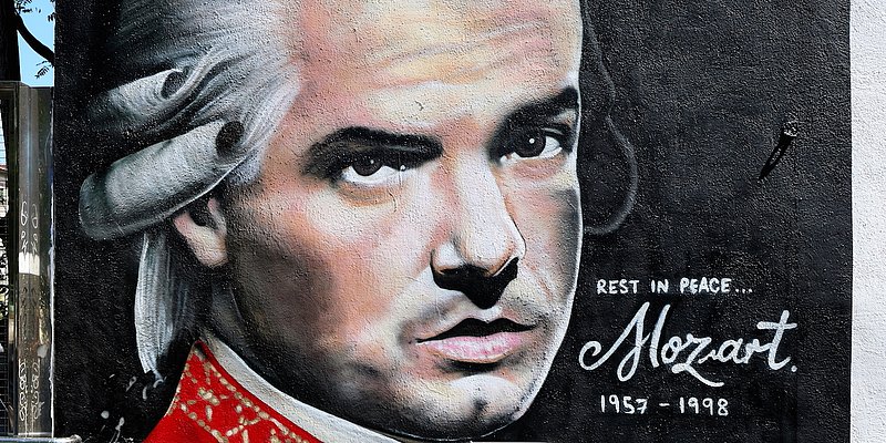 Graffito Lush Sux Falco/Mozart - Falco Stiege Wien