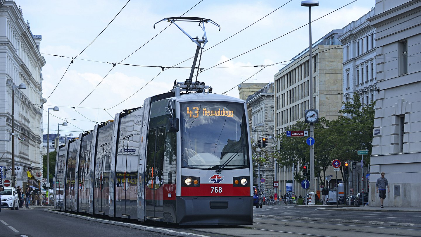 Wiener Straßenbahnlinie 43 in Richtung Neuwaldegg