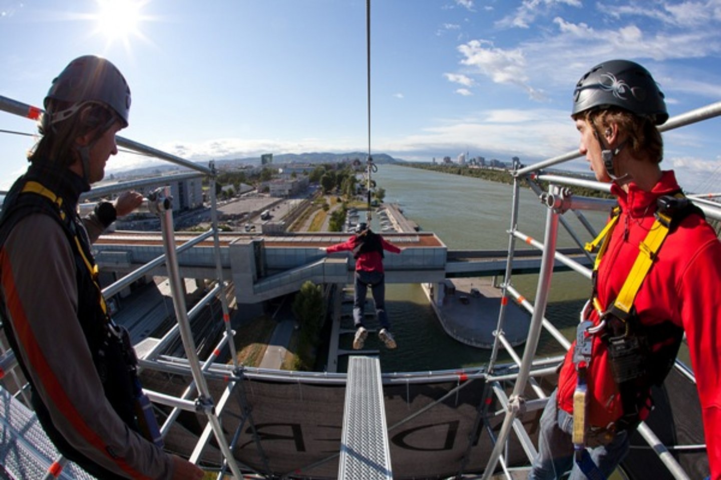 Sprungturm Spider Rock in der Marina Wien