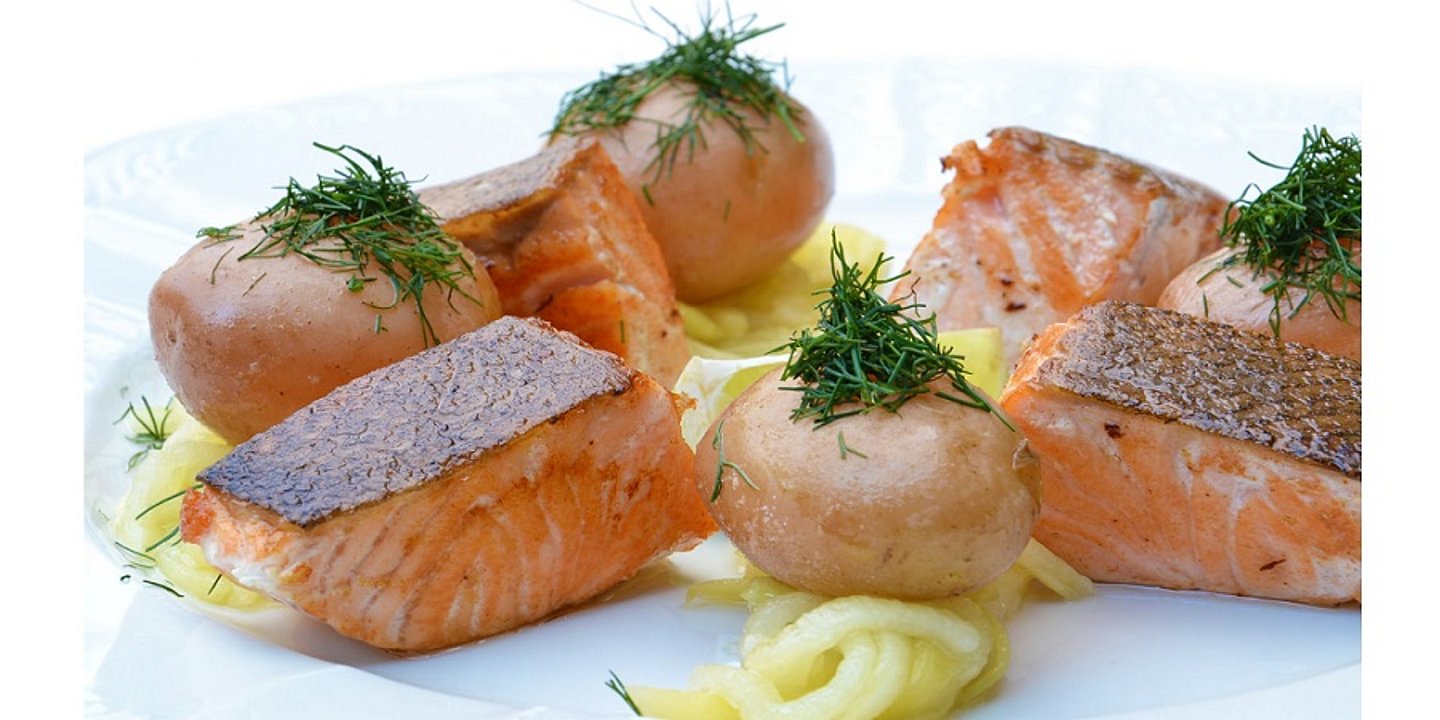 Lachs mit Kürbis und Nudeln