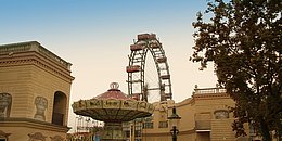 Riesenrad im Hintergrund