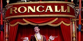 Ein Clown des Circus Roncalli