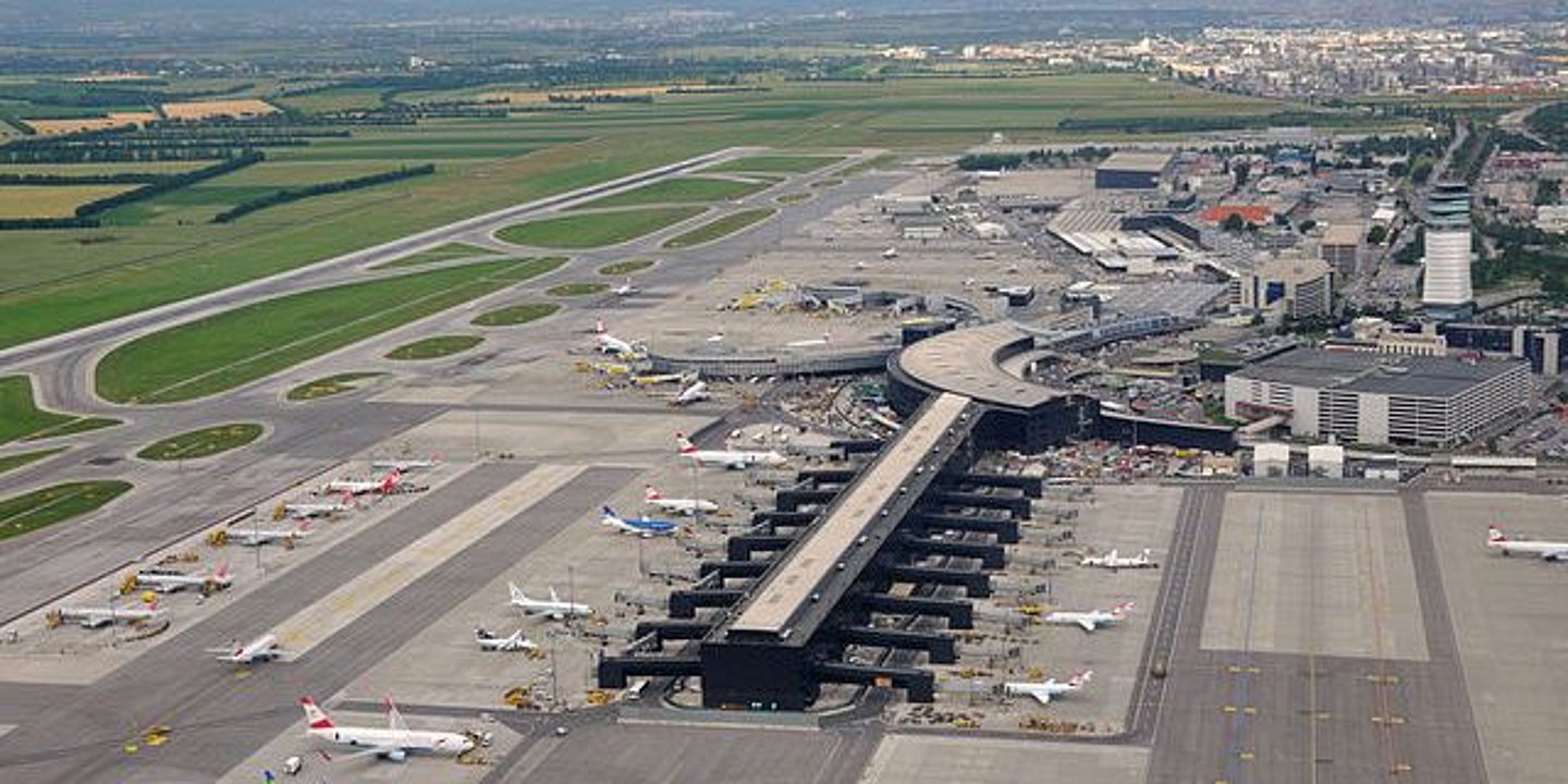 Flughafen Schwechat aus der Vogelperspektive