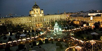 Weihnachtsmarkt Maria Theresien Platz