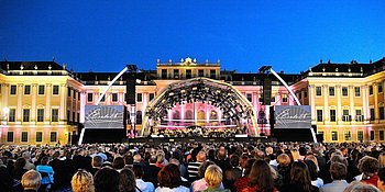 Musical Elisabeth als Open Air Aufführung vor dem Schloss Schönbrunn mit Publikum