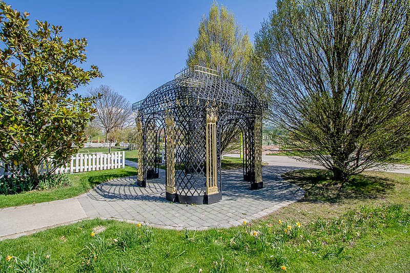 Ein Pavillon in einem der Themengärten