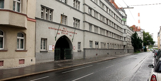 Schrammelhof Gemeindebau von außen